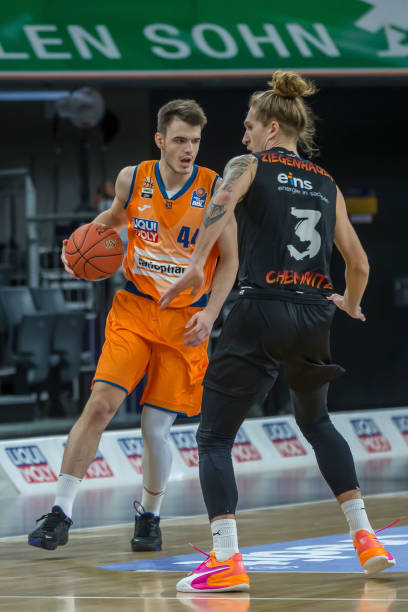 更在关键时 更在关键时