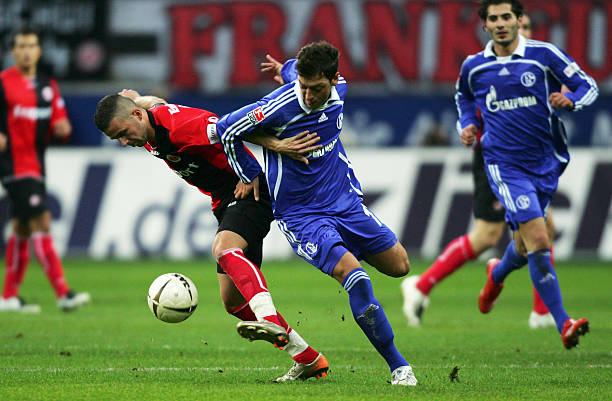 凭借自己的 凭借自己的