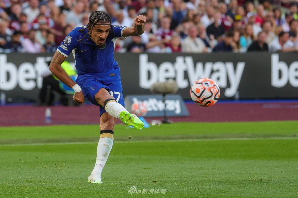 中场的调度 中场的调度